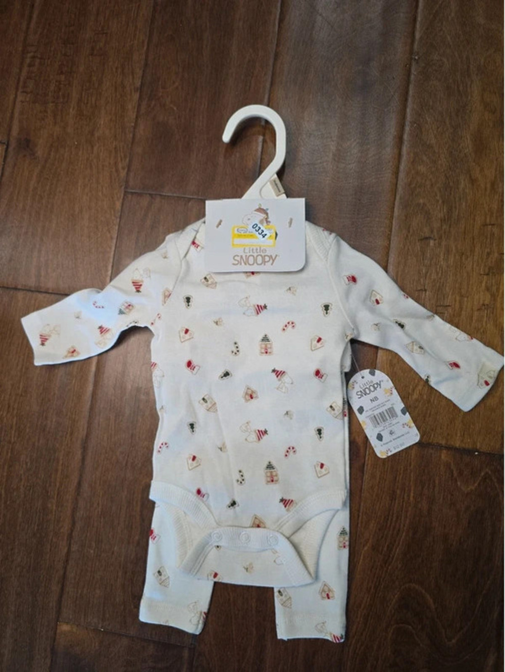 Newborn brand new snoopy, christmas outfit, item 334G8